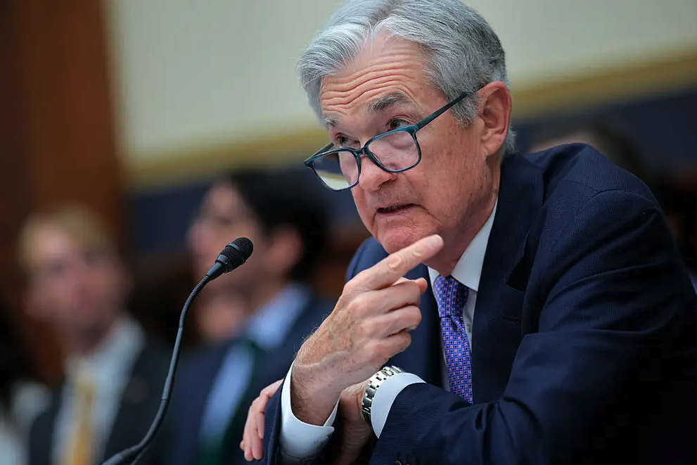 FOMC 30 Juli 2025: Fed Tahan Suku Bunga, Dua Gubernur Desak Pemangkasan